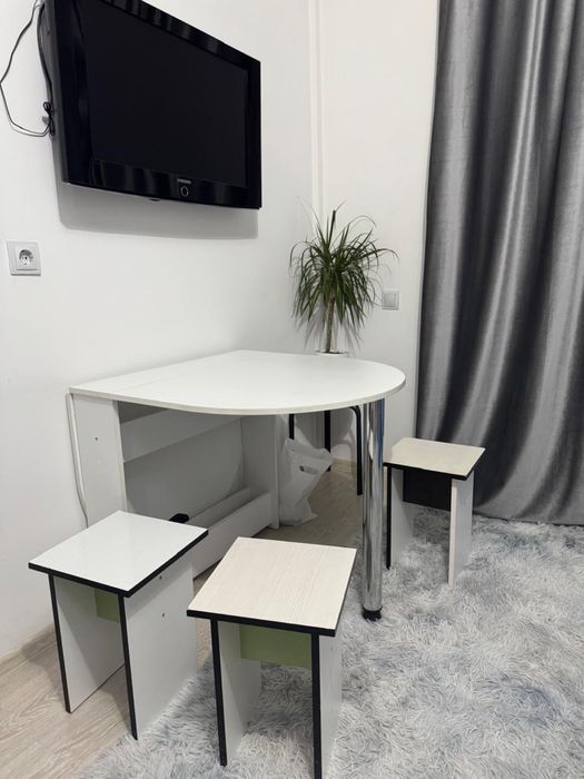 Стол и стулья комплект