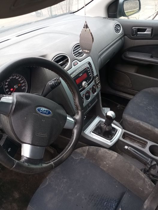 Vând Ford focus 2