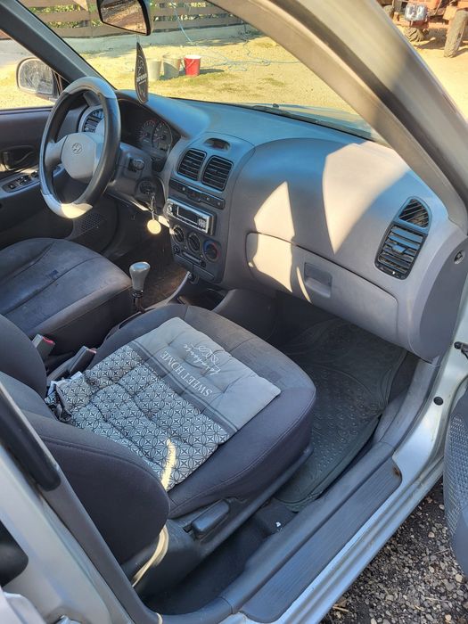 Vând Hyundai Accent