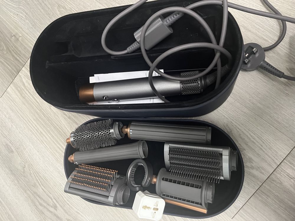Dyson фен в коробке