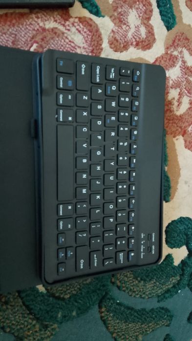 Чехол  и клавиатура самсунг для планшет
