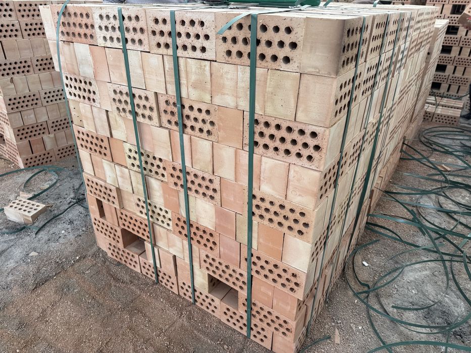 Кирпич женный / Пишган гишт