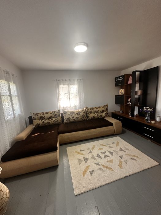 Vand casa batraneasca cu 23 ari teren in Darmanesti , Suceava
