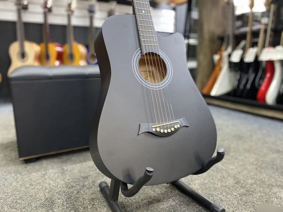 Super skidka!! Yangi akustik gitaralar