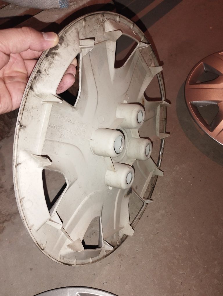 Kobilt kalpak sotiladi
