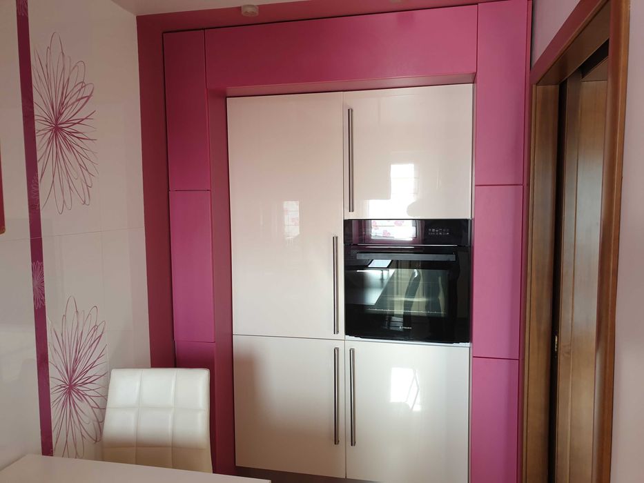 inchiriez apart de LUX, ULTRACENTRAL, 2 cam complet mobilat si utilat