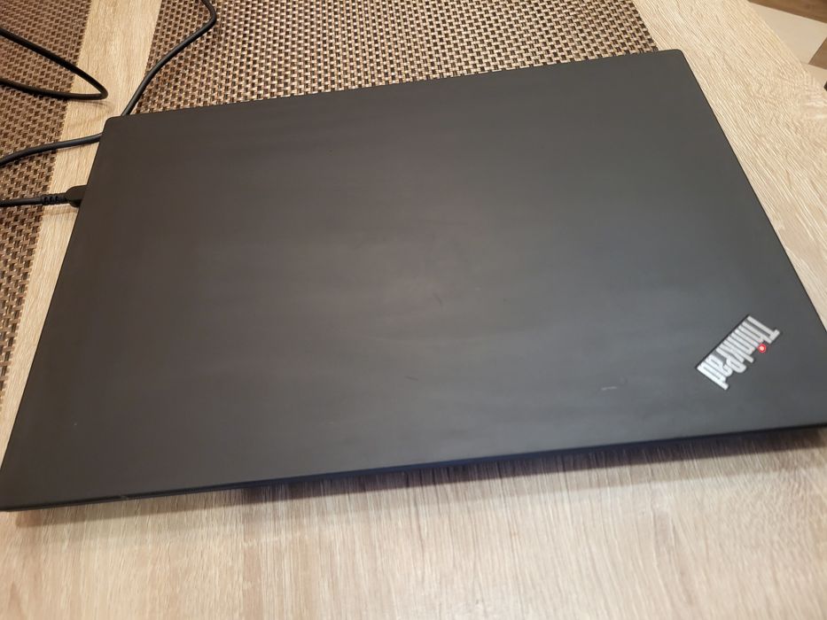 Vând laptop Lenovo ThinkPad T14 Gen 1 (Touch) in stare buna