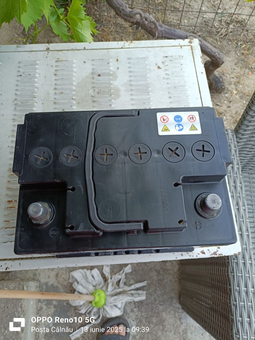 Vând baterie auto 12v 62 A