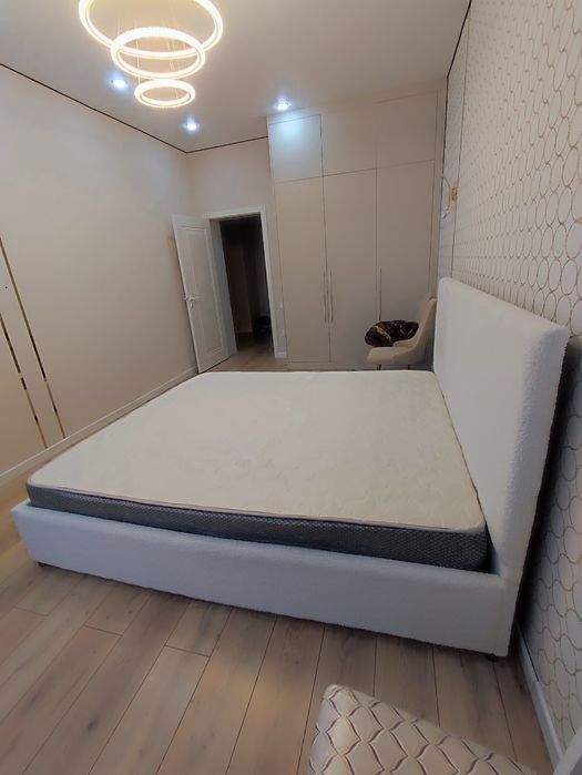 Продам кровать, матрас в подарок