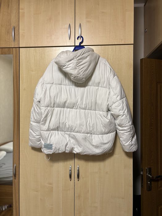 Продавам дамско яке About you