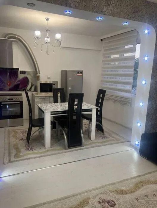 Дава се под наем Тристаен апартамент в Пловдив, Център - 110 кв.м за 550 € - Снимка #1