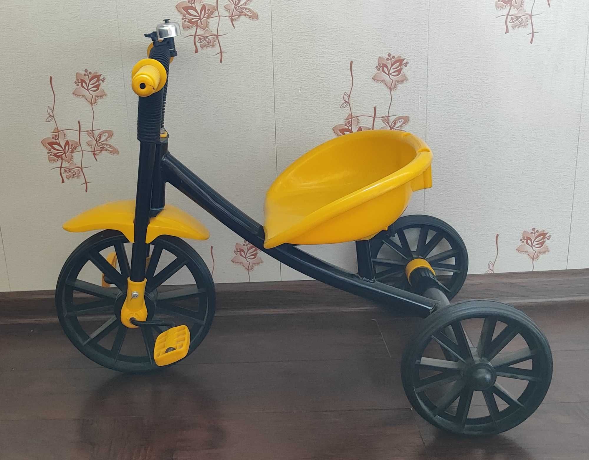 Велосипед трёхколёсный