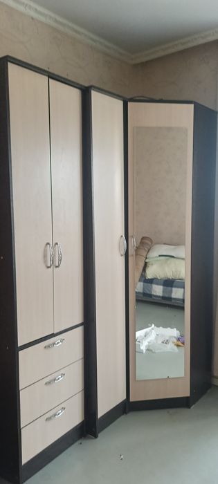 Продам угловой шкаф
