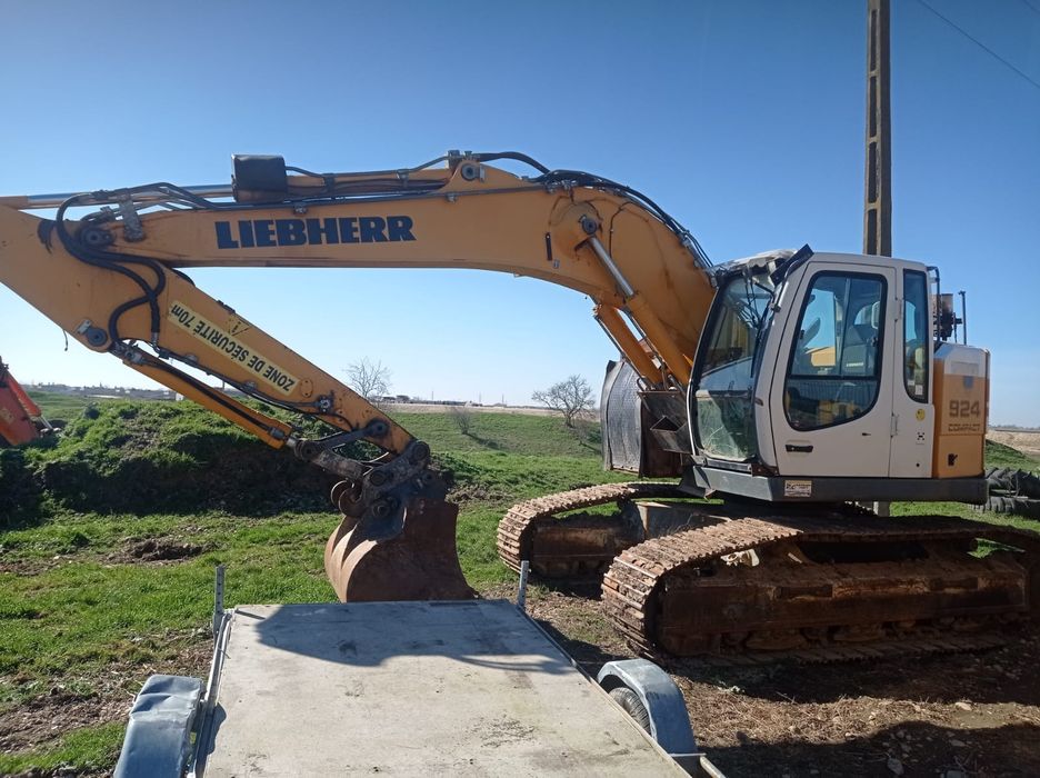 Excavator Liebherr R924 Compact 2011 26t