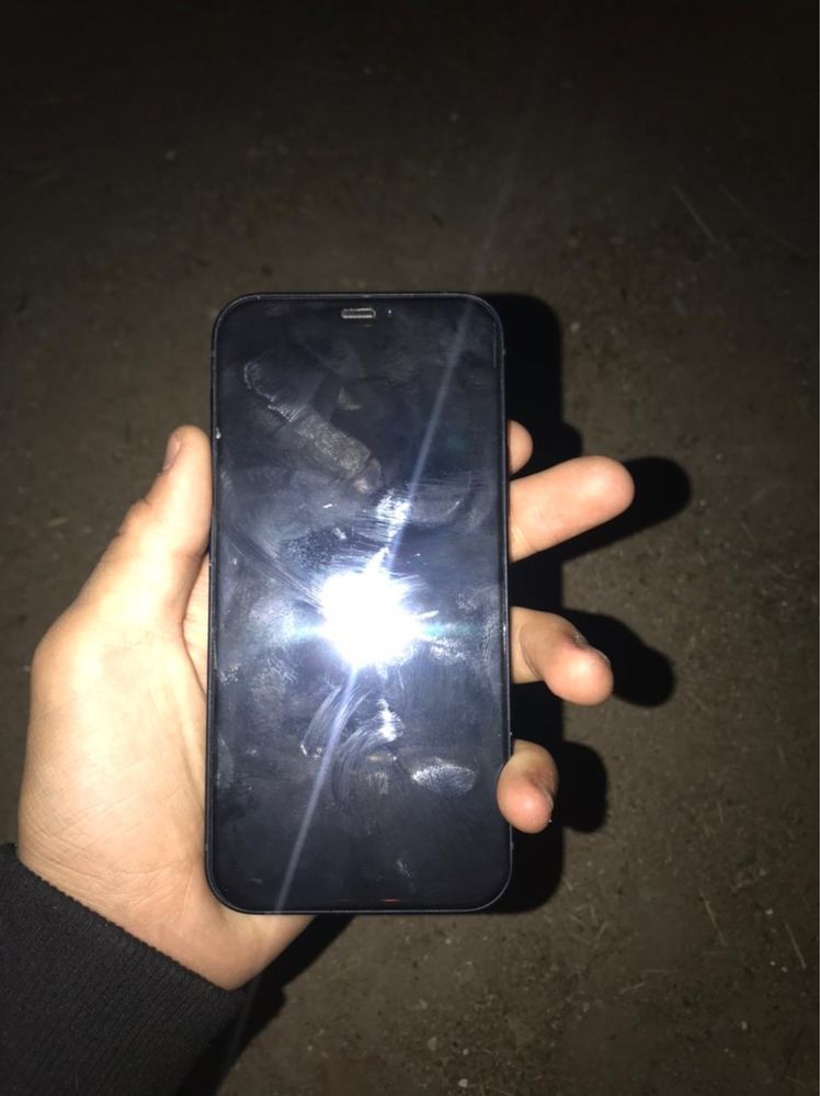 Айфон 12 2024 глду взял новый почт нет царин все