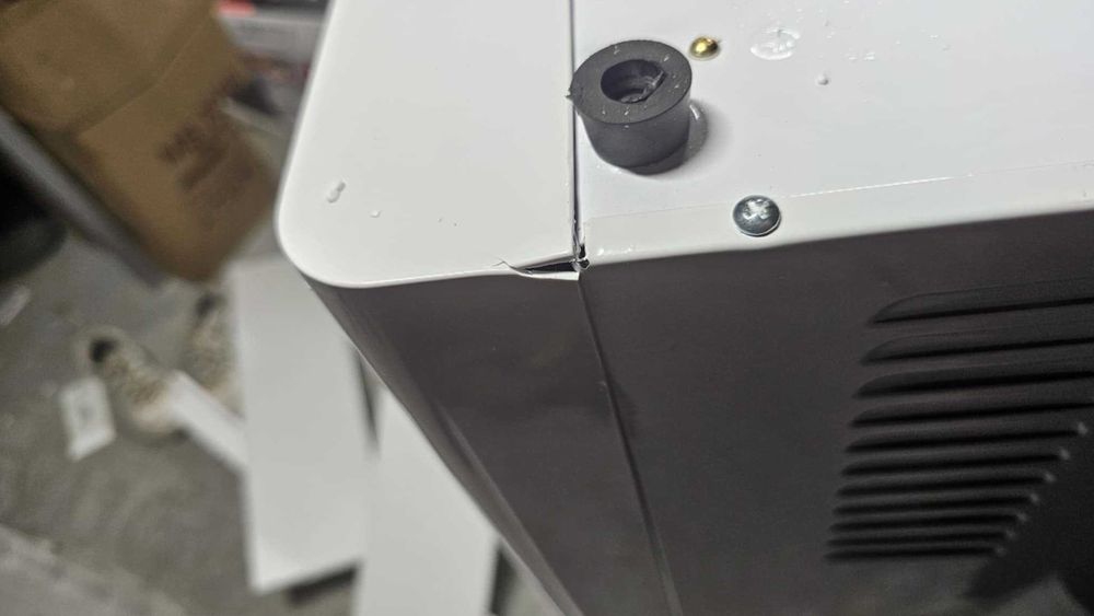 Диспенсър и ледогенератор 2в1 Muhler WDI-55CT, Транспортен дефект