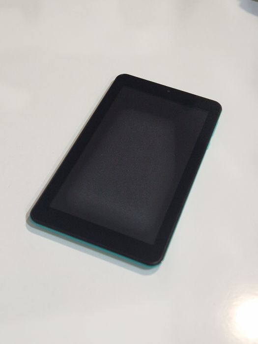 Tableta impecabila cu încărcător