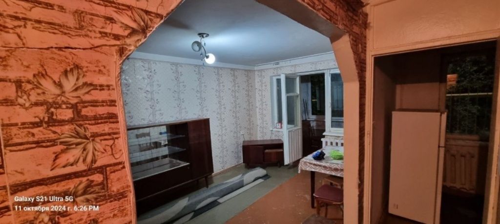 Чилонзор 22  1этаж 2хона 50м² балкон 2×3