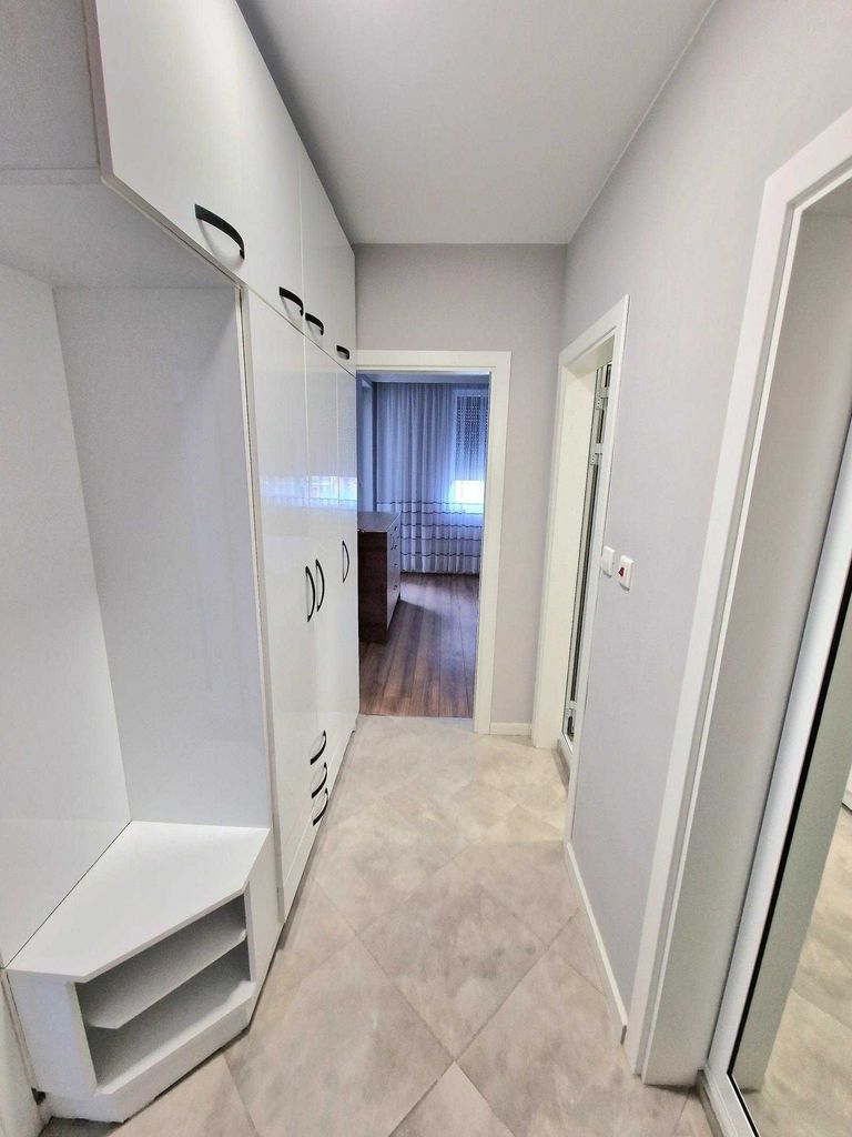 Дава се под наем Двустаен апартамент в Пловдив, Остромила - 75 кв.м за 459 € - Снимка #6