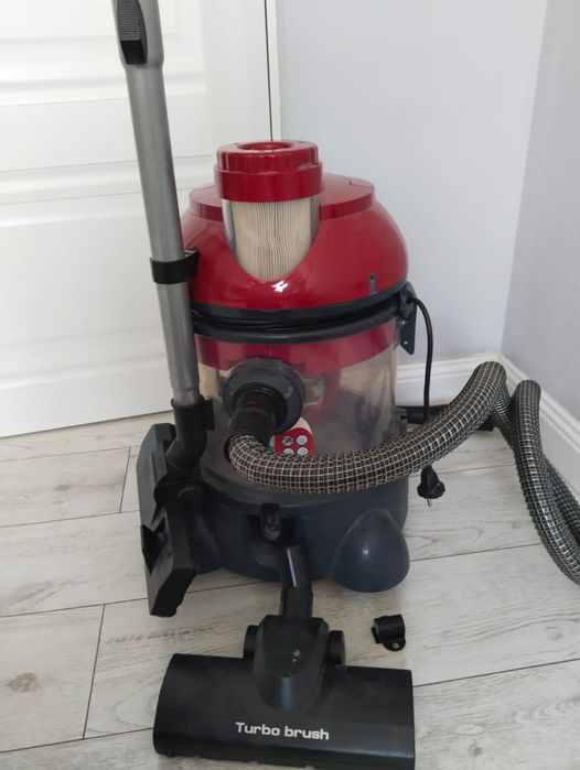 Продам моющий пылесос Арника