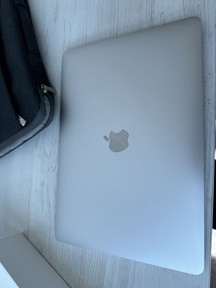 Macbook Pro 13’ 2019+magic mouse2