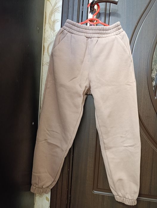 Продаются тёплые штанишки для девочек.