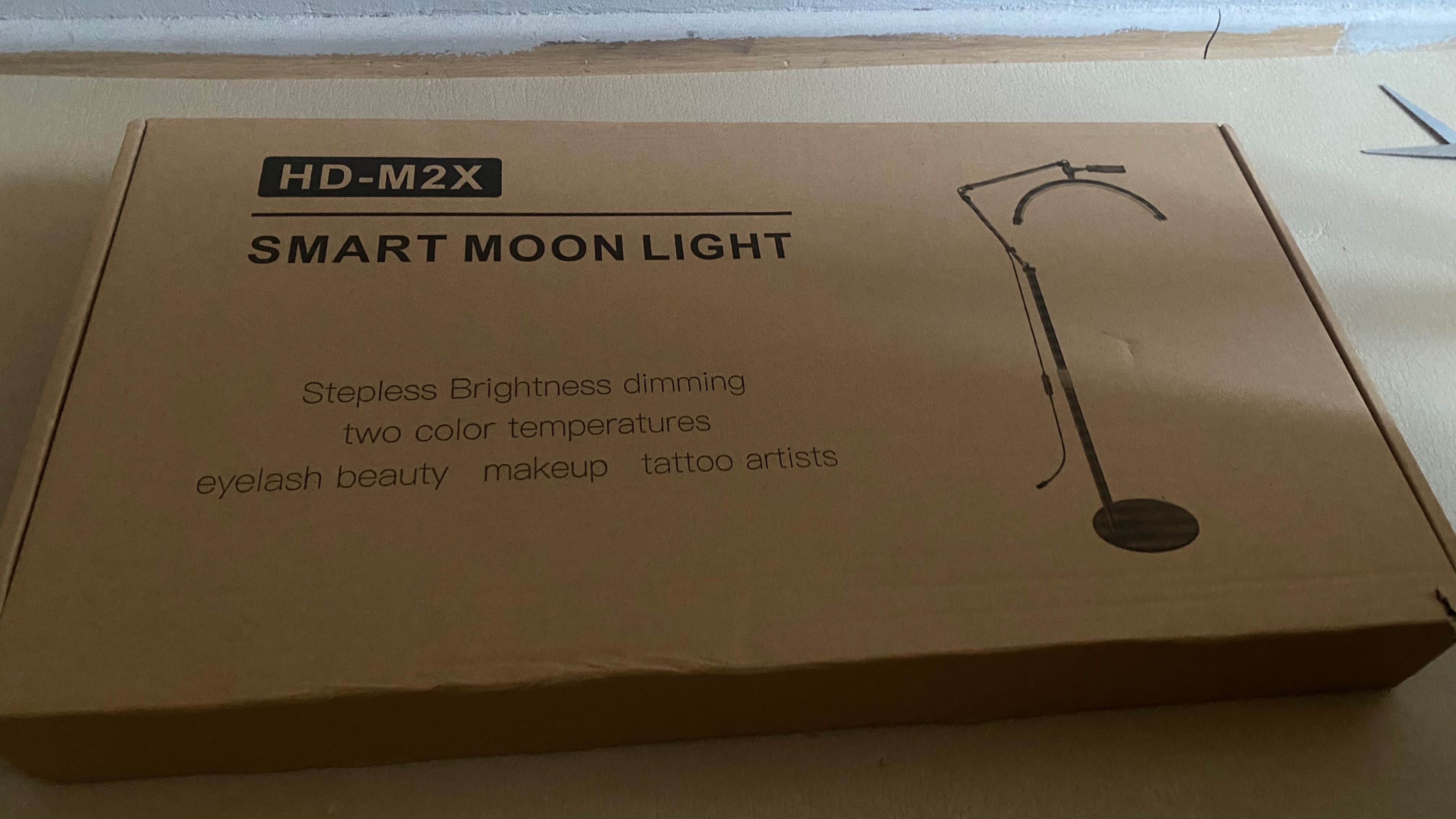 LED лампа луна HalfMoon Козметична лампа