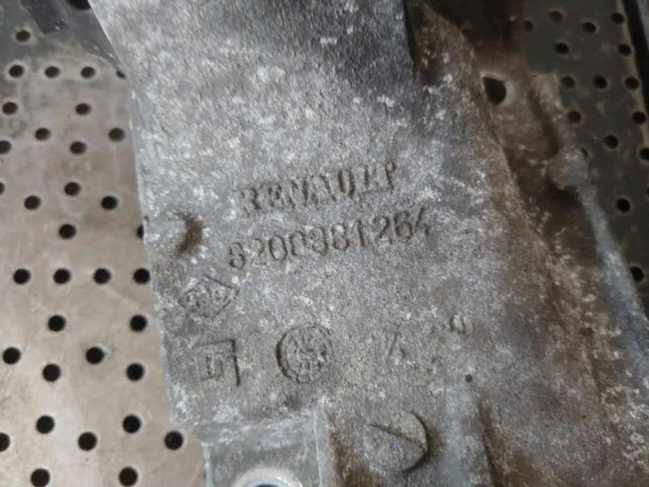 suport accesorii 2.0 dci m9r renault trafic 2 master megane laguna 3 nissan qashqai 8200881264