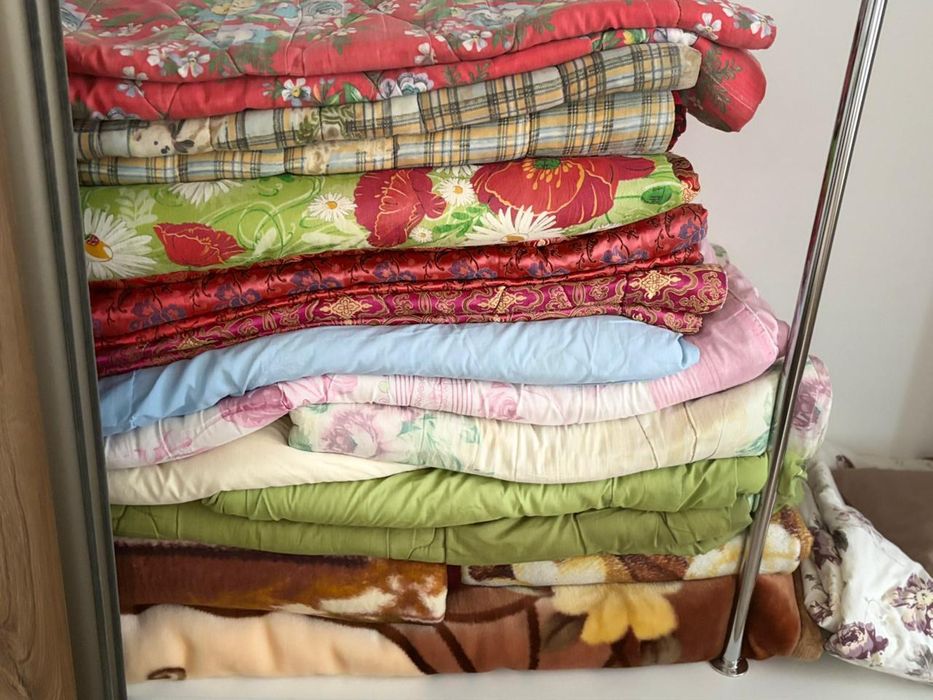 Продаю курпе укрывать и курпе для  гостей