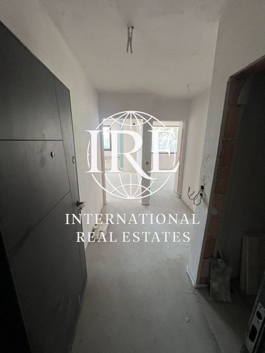 Продава се Тристаен апартамент в Варна, Виница - 96 кв.м за 1562 €/кв.м - Снимка #1