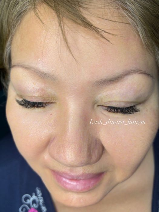 Нужна модель на наращивание ресниц