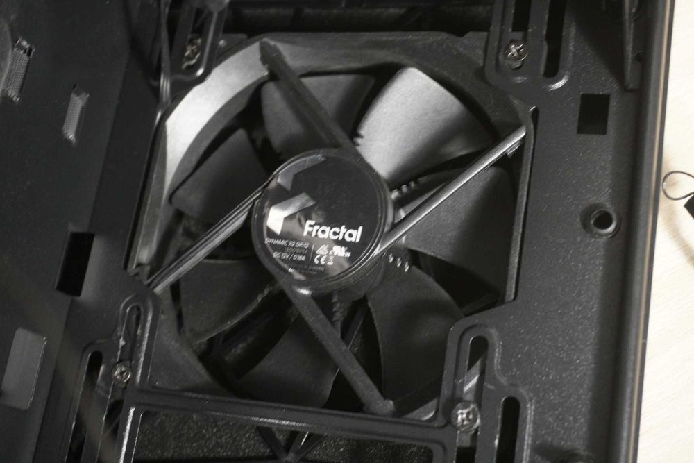 Компютърна кутия Fractal Design Meshify / Вкл ДДС