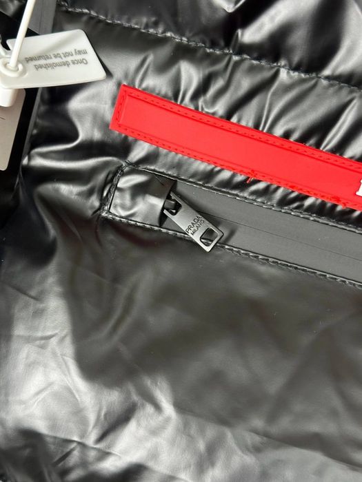 Жилетка Prada черный