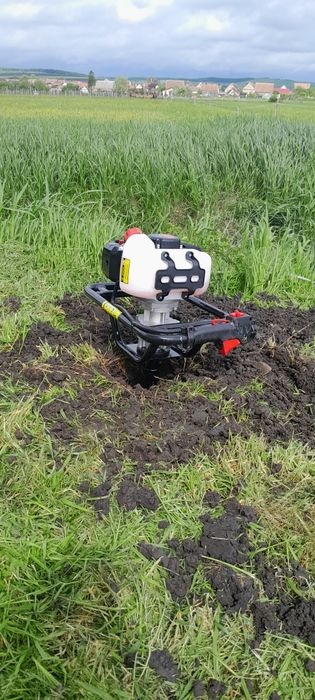 Motoburghiu cu 3 burghie