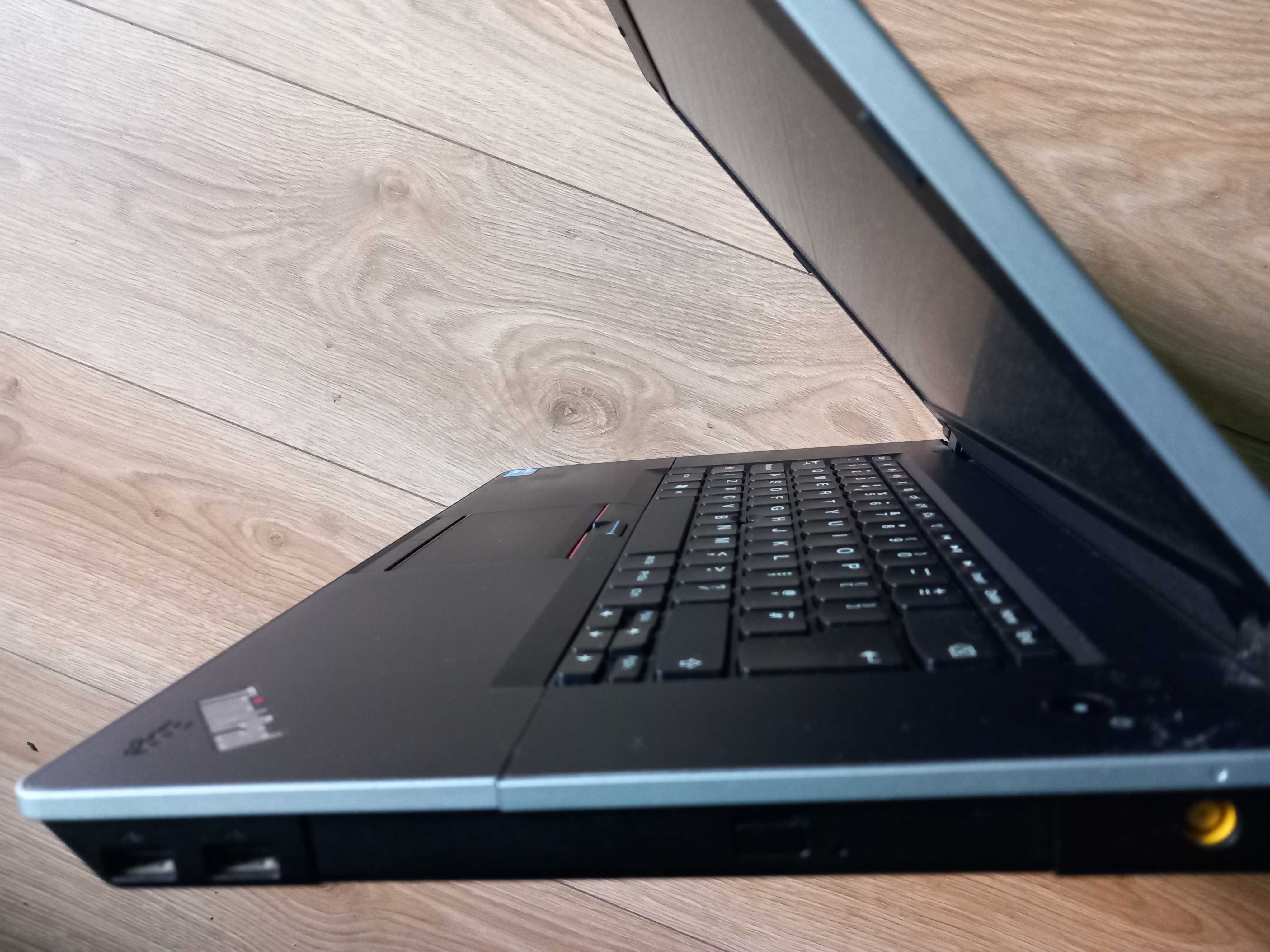 Laptop Lenovo cu ssd
