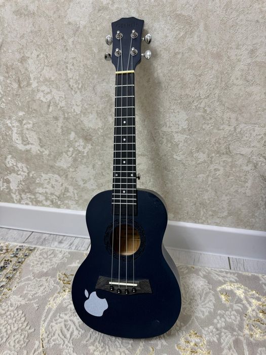 Укулеле концертный в отличном состояние