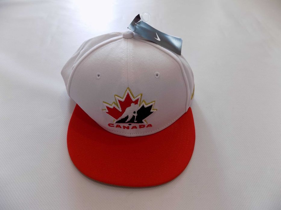 нова шапка/шапки nike canada  peak performance rains оригинална мъжка