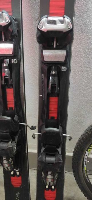 Ски Volkl Mantra M5 177 с хибридни автомати - туринг с алпийски обувки
