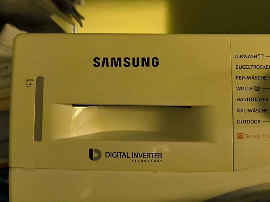 Uscător de rufe Samsung cu pompa de caldura