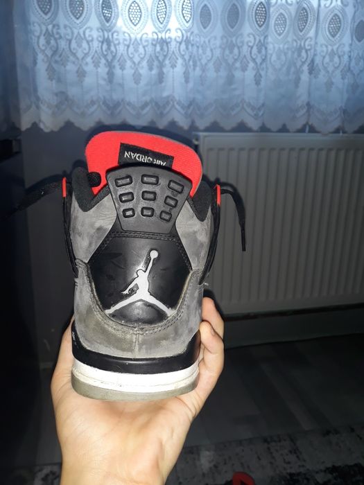 Vând Air Jordan 4 Infarared