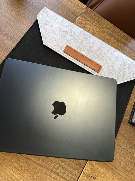 MacBook Air 13" (2024, M3, 16GB, 512GB SSD) + ПОДАРЪК ЧАНТА ЗА ЛАПТОП