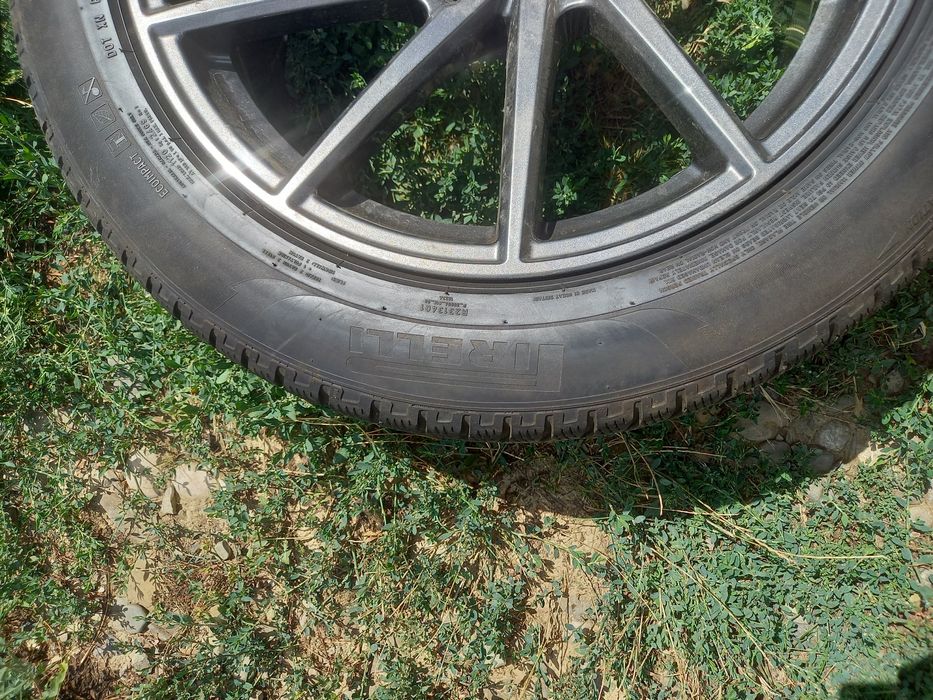 Vând cauciucuri 285 45 r20