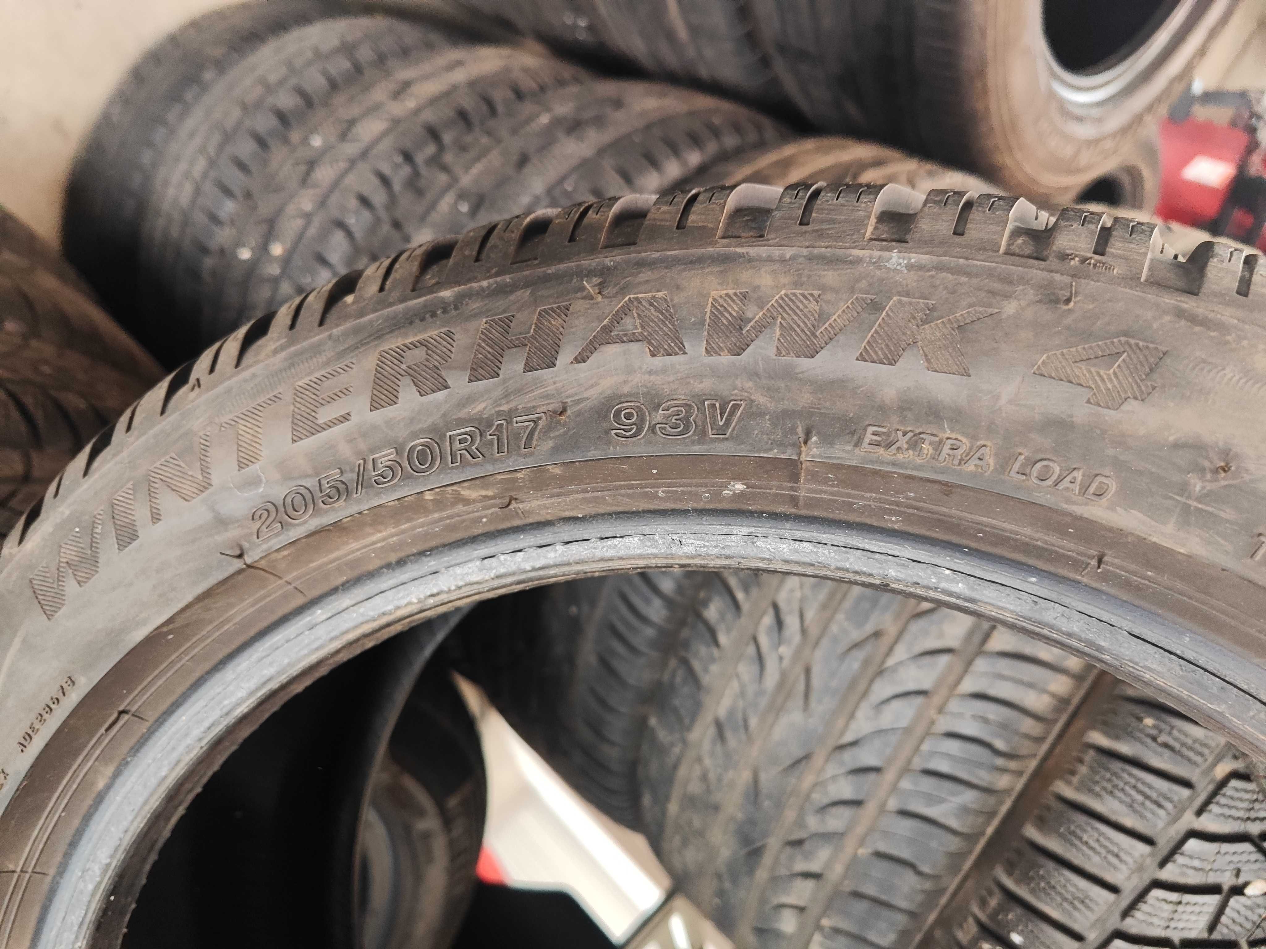 2бр.зимни гуми 205/50/17 Firestone