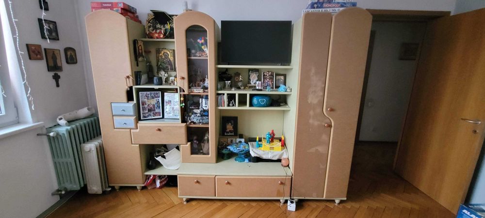 Biblioteca in 2 culori (nuante fag si stejar) + Canapea Mobexpert