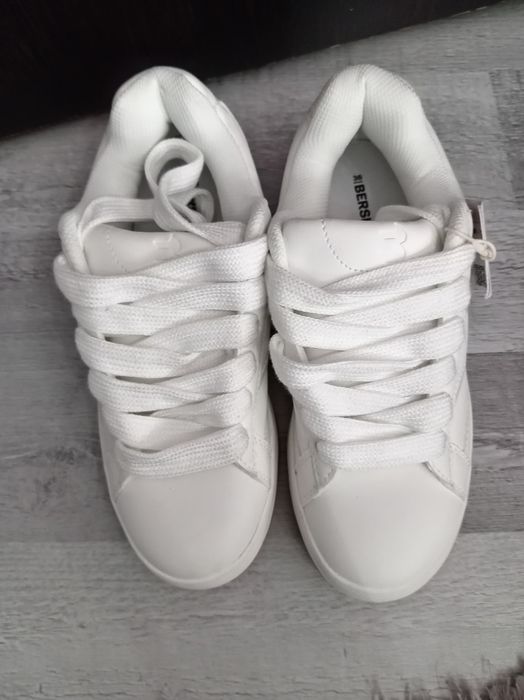 Adidași albi, mărime 36,marca Bershka