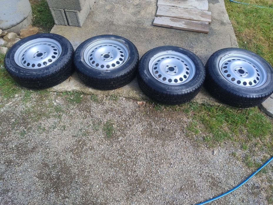 Vând 4 buc cauciucuri