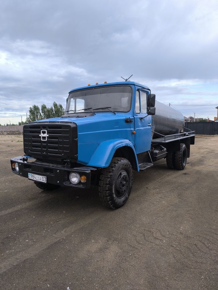 Продам ассенизатор Зил 4331