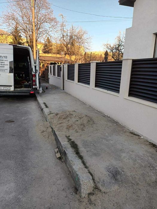 Garduri si porti din panou stil jaluzele, sipca metalica, plasa si BCA