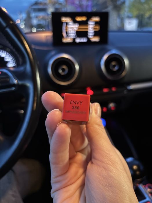 Estee Lauder Envy 330 коралово ново