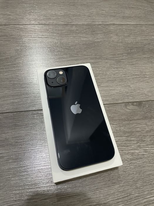 iPhone 13 в отличном состоянии